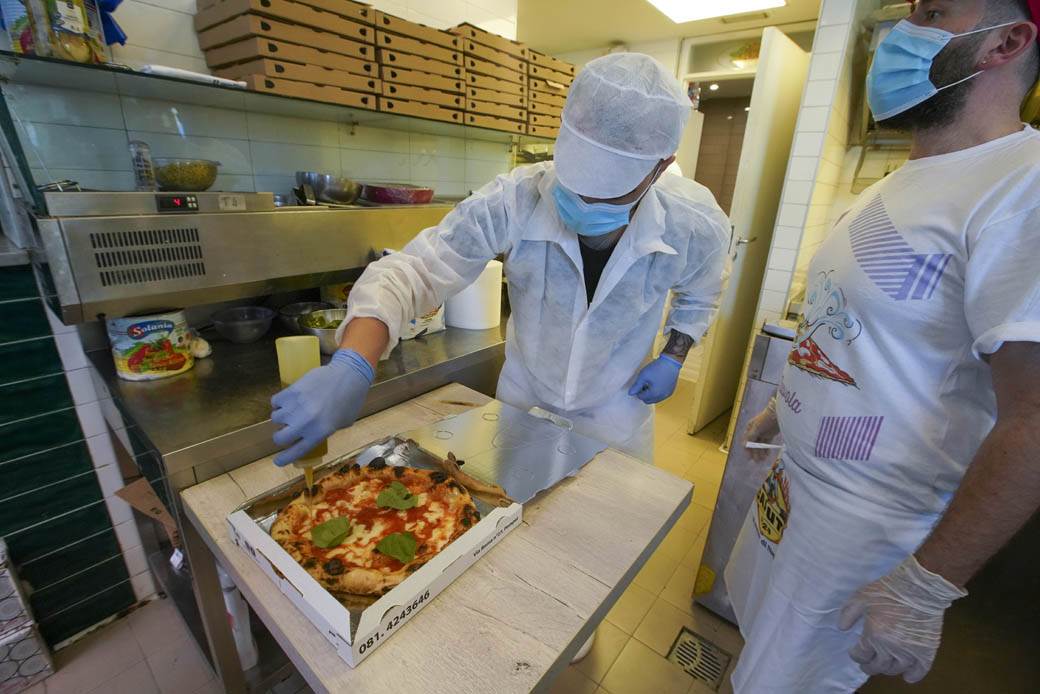  Kada mere popuste u Italiji: Samo u jednom danu pojedeno 60.000 pica 