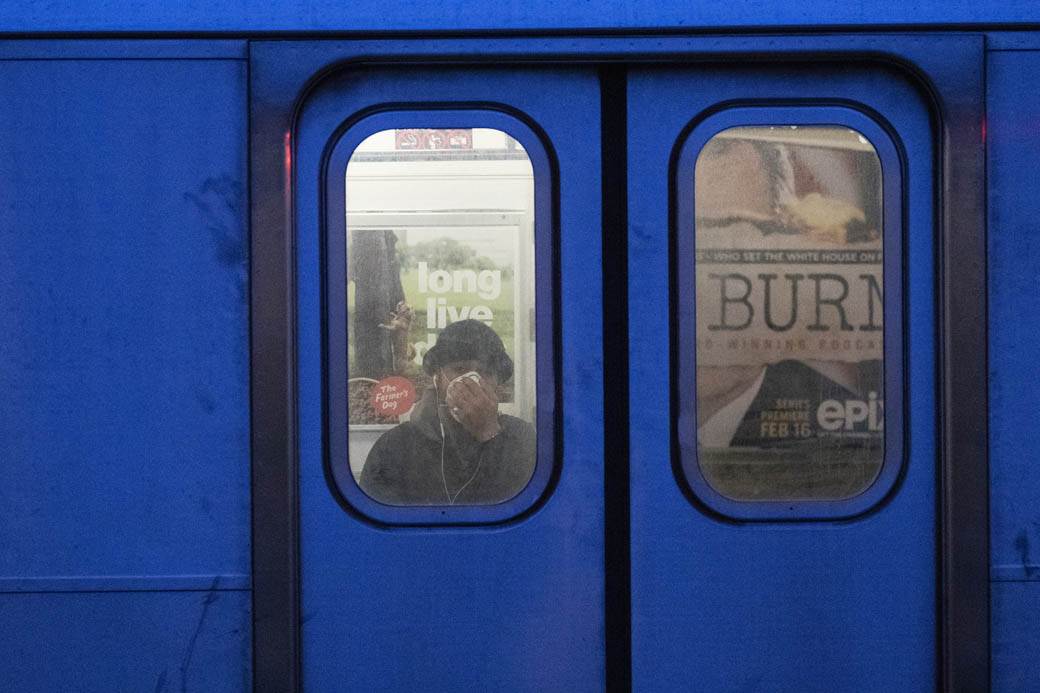  Epidemija korona virusa prvi put u istoriji zatvorila njujorški metro 