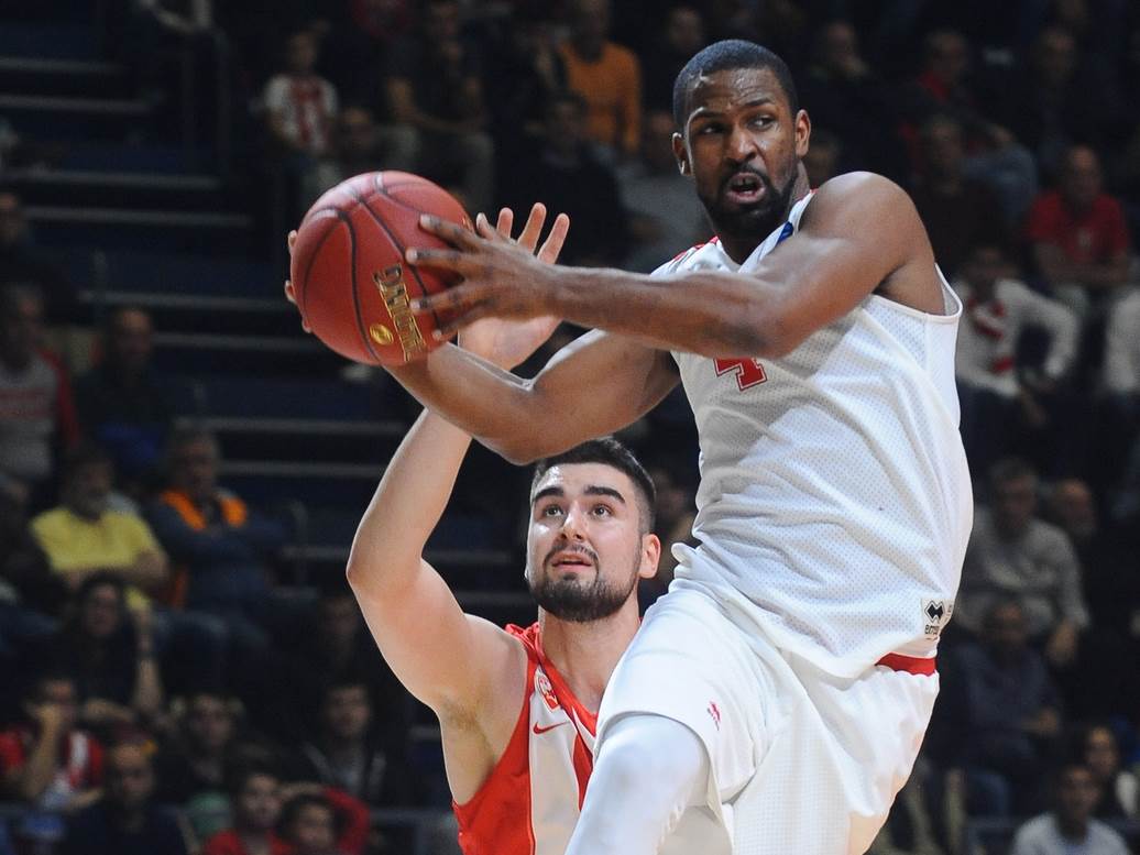  Mornar-Bar-hoce-titulu-Derek-Nidam-produzio-ugovor 