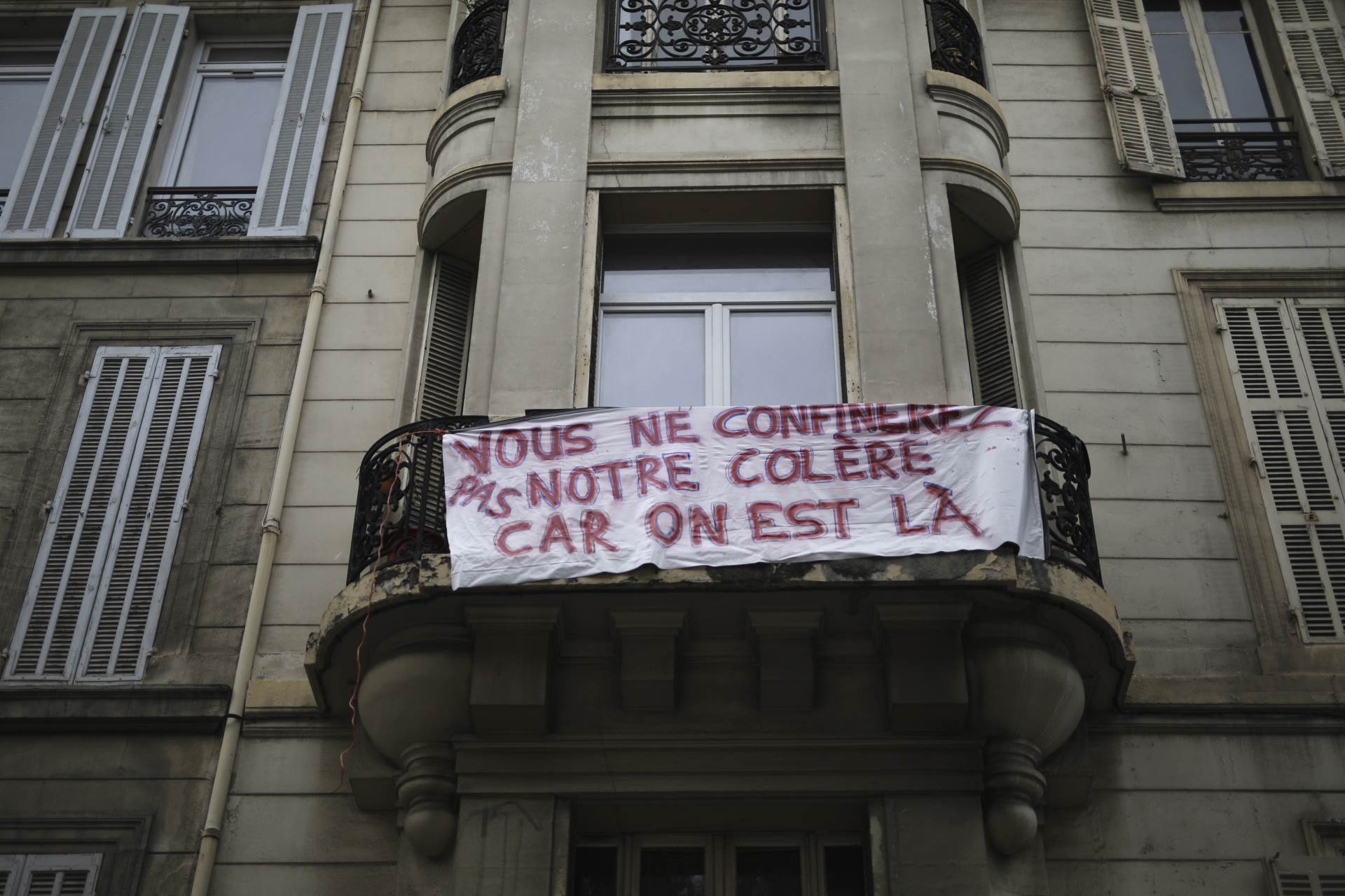  Upozorenje političarima: Možete da zaključate nas ali ne i naš bes 