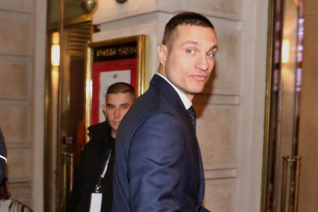  Zbog vređanja Vidića - Reagovala Premijer liga: Hiljade cenzurisanih zbog kršenja pravila! 