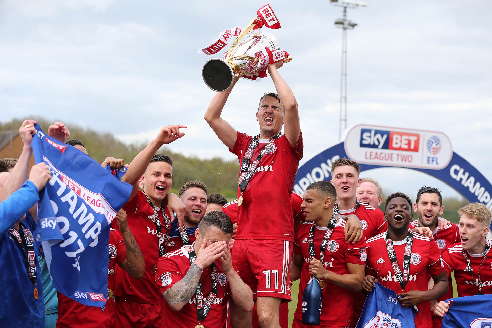  Engleska-Liga-2-prijevremeni-kraj-sezone-sa-promocijom-i-ispadanjem-iz-lige 