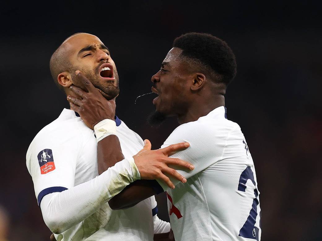  Fudbaler-Totenhema-Serz-Orije-frizer-korona-virus-kazna-Instagram 