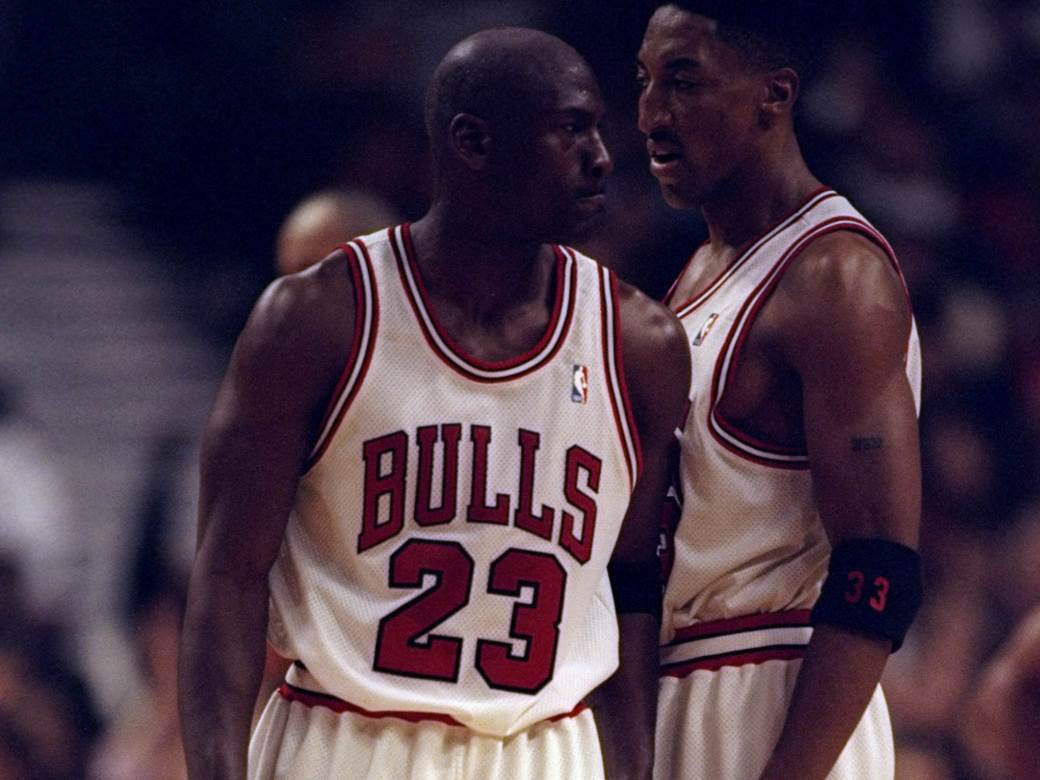  Skoti-Pipen-Dzeri-Sloun-Cikago-Buls 