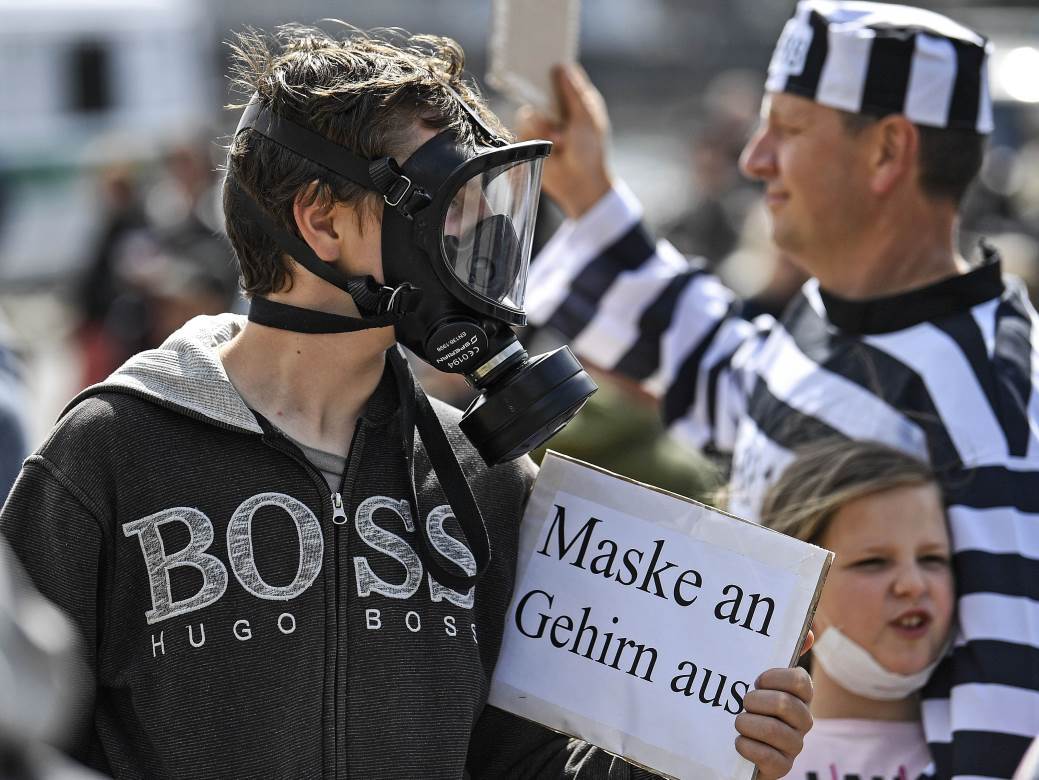  Hapšenja u Nemačkoj: Sve glasniji protesti protiv mera zbog korone! (FOTO) 