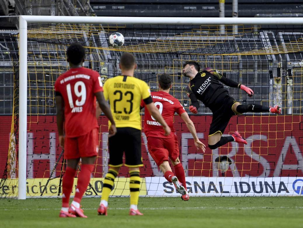  Dzosua-Kimih-Bajern-Minhen-najlepsi-gol-u-karijeri-Borusija-Dortmund 