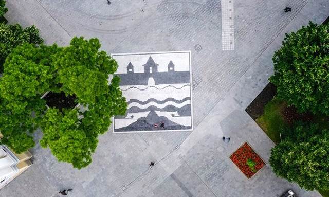  Mozaik krasi pješačku zonu u centru Banjaluke (FOTO) 