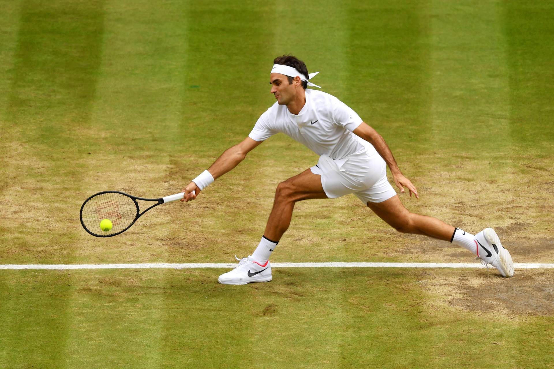  Znamo da Rodžer Federer voli travu, pozvaćemo ga 