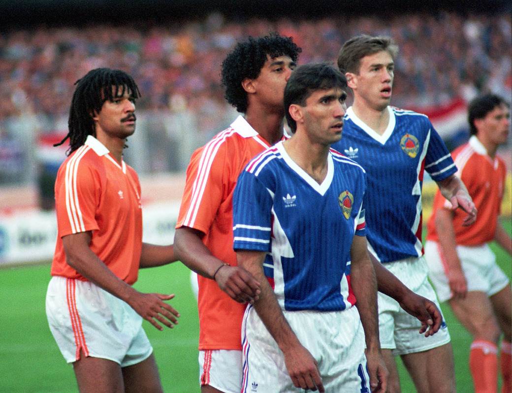  Jugoslavija-Holandija-Maksimir-navijaci-zvizdali-himni-Hej-Sloveni-na-danasnji-dan 