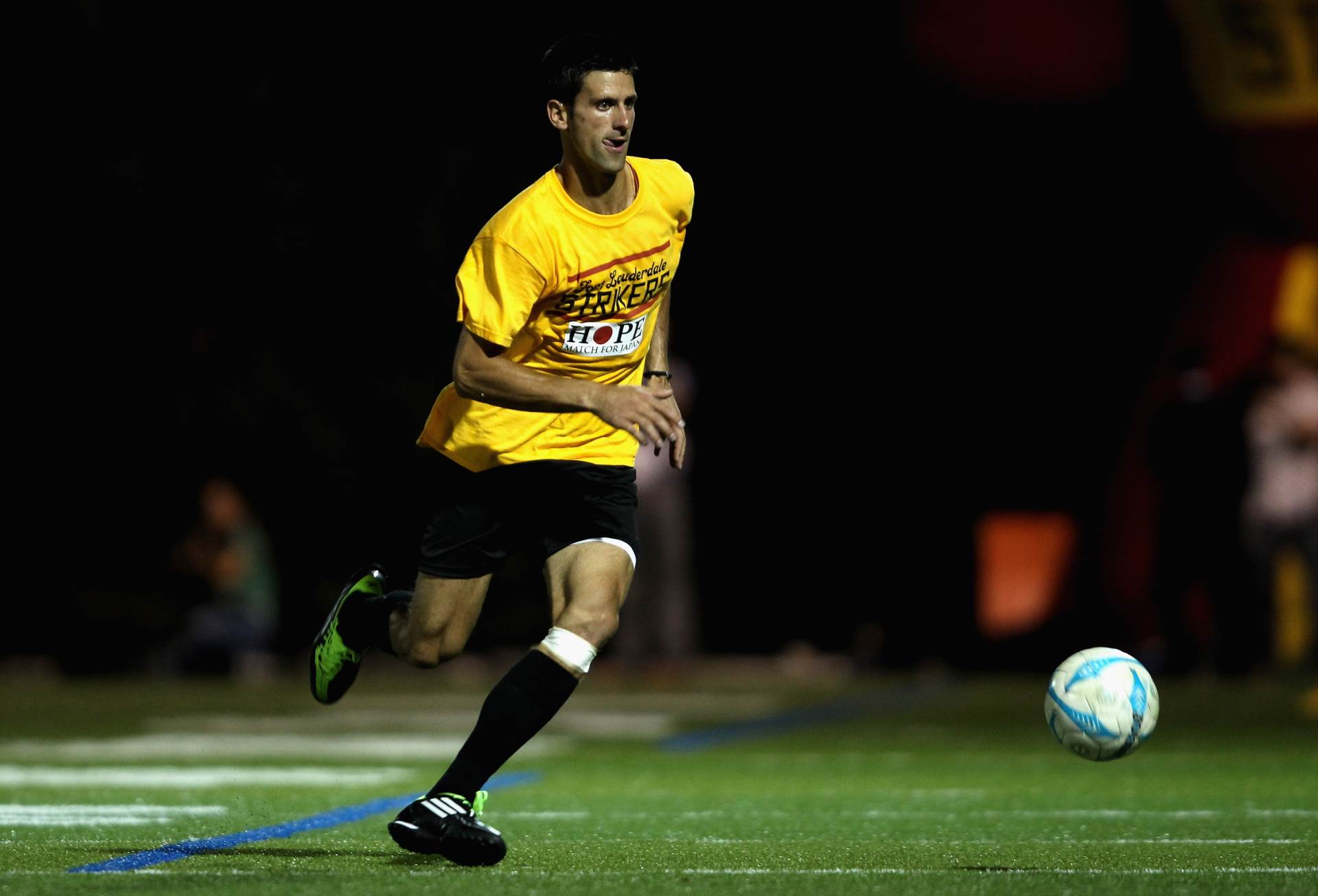  Novak-Djokovic-fudbal-na-terminu-Stefan-Pot-Instagram-Novak-Djokovic-u-dresu-Milana 