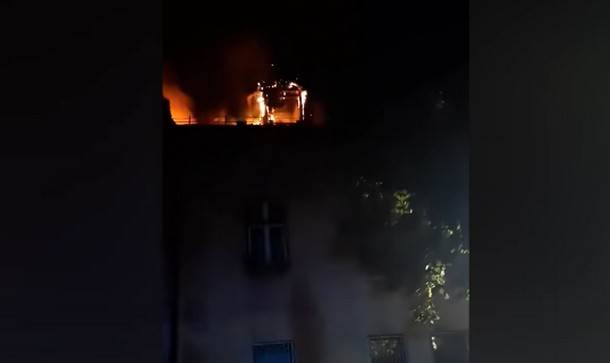  Požar u Sarajevu: Otac bacio dijete sa zgrade, policajci ga uhvatili! 