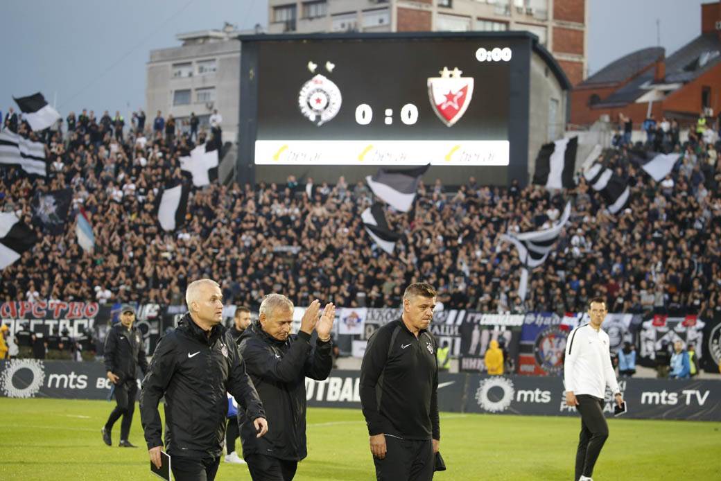  Partizan obrisao zvezdicu, Zvezda je dodala: "Peckanje" večitih na derbiju! 