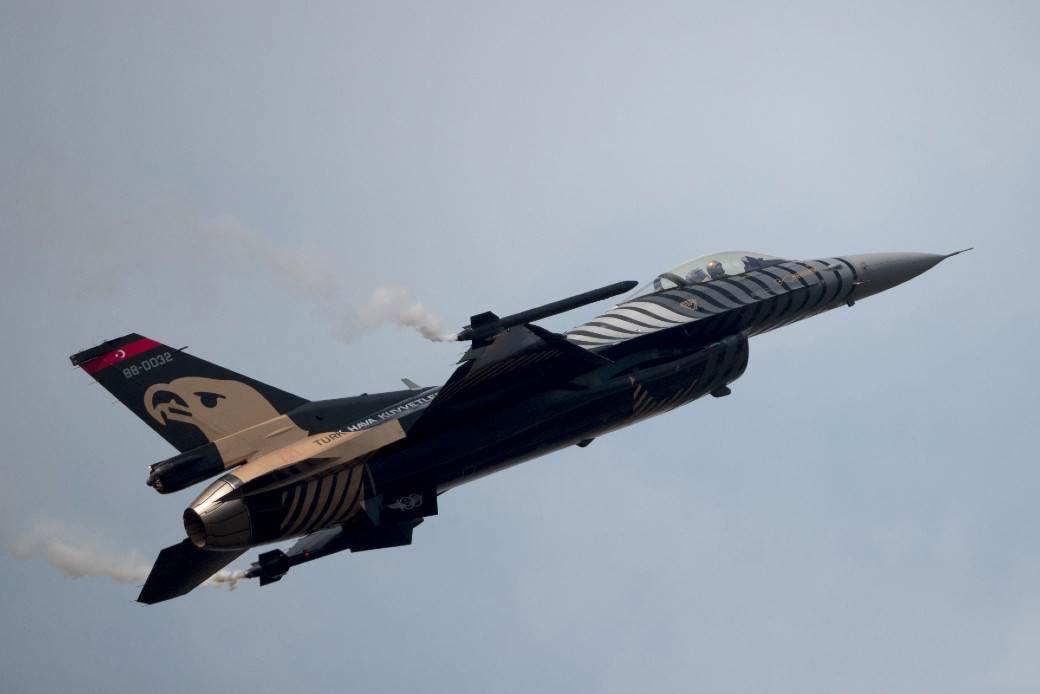  Turska i Azerbejdžan demantuju: Apsolutno je netačno da je turski lovac F-16 oborio jermenski "Suhoj"! 