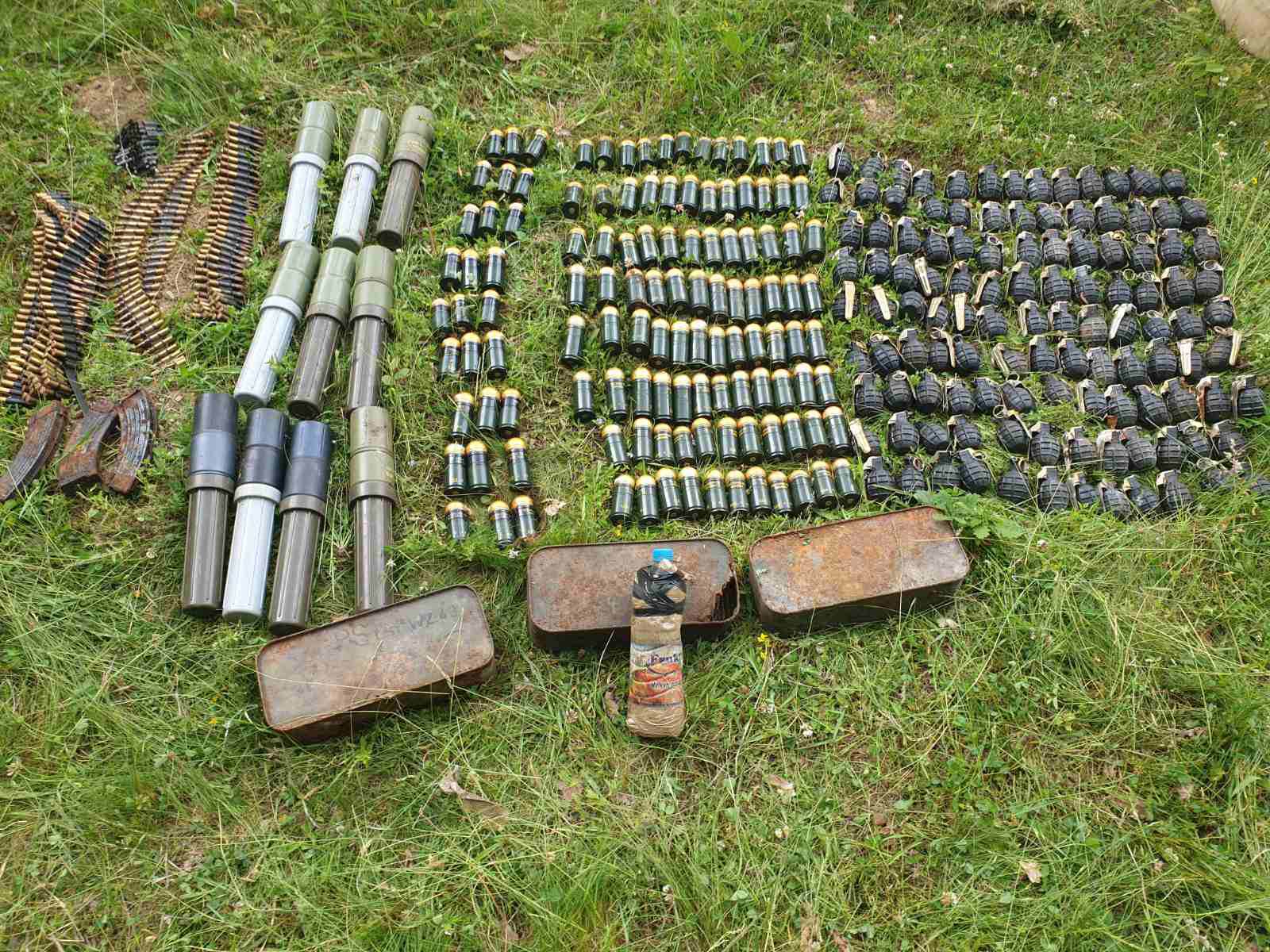 Travnik: U buretu pronađene bombe, trombloni, municija... 