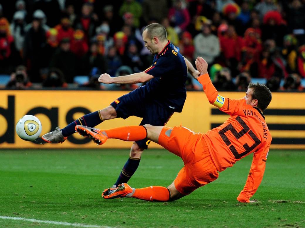  Inijestastatua u rodnom Albaseteu 