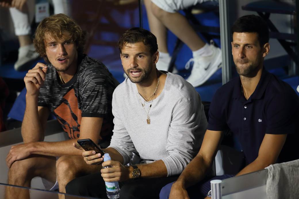  Ko-je-Sasa-Zverev-Pobedio-Novaka-Djokovica-na-Olimpijskim-igrama-devojka-ga-optuzila-da-je-tukao 