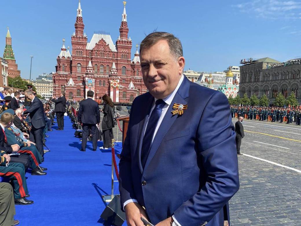  Počela Parada pobjede: Dodika na Crvenom trgu dočekao Putin 