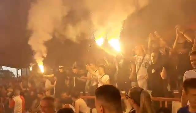  Vojvodina - Partizan u Nišu, navijači Vojvodine gledaju utakmicu u Novom Sadu 