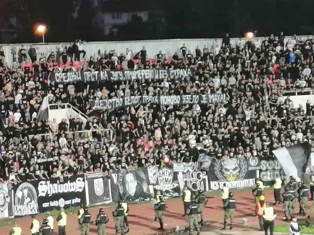  FOTO: Grobari poslali poruku Lalatoviću 