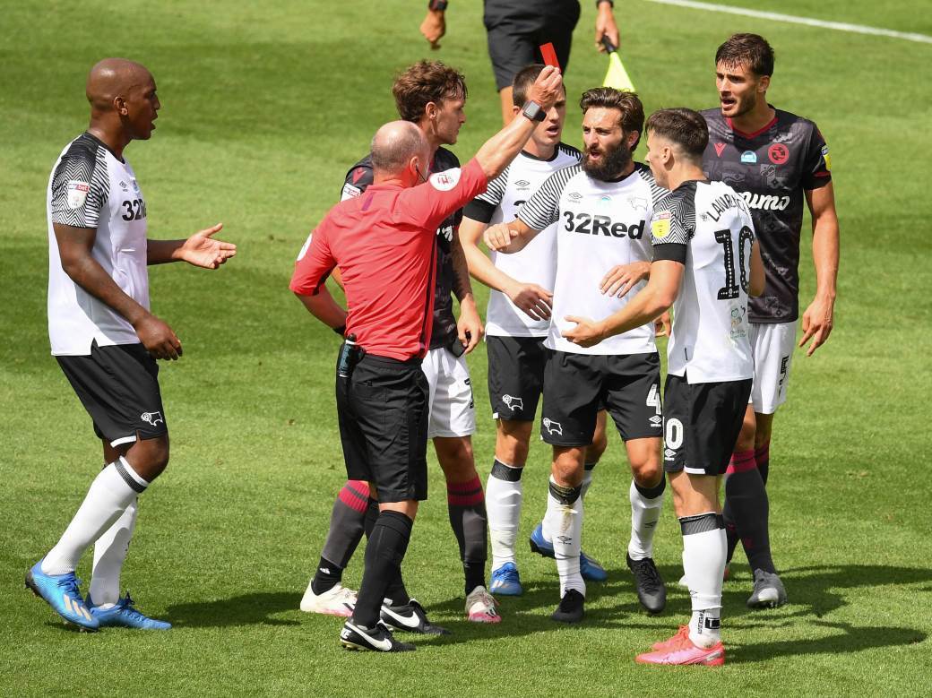  Tuča na meču Derbi - Reding (VIDEO) 