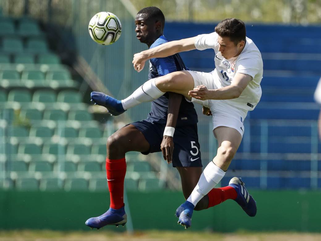  Bajern-Minhen-doveo-Tangi-Nijanzu-Kuasi-iz-Pari-Sen-Zermen-transferi-fudbal 