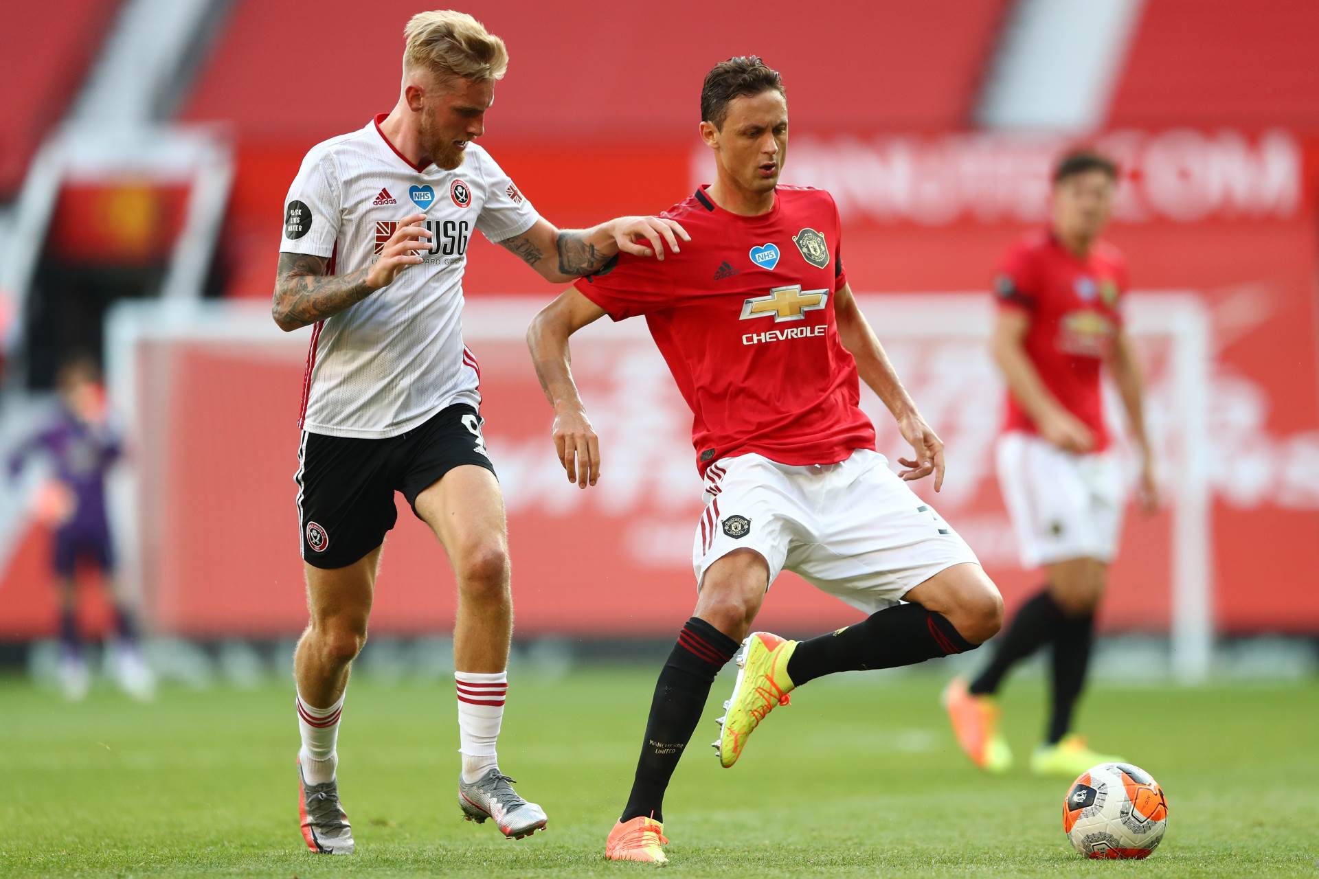  Legenda Premijer lige Alan Širer obožava Nemanju Matića : On je njihov zaštitnik! 