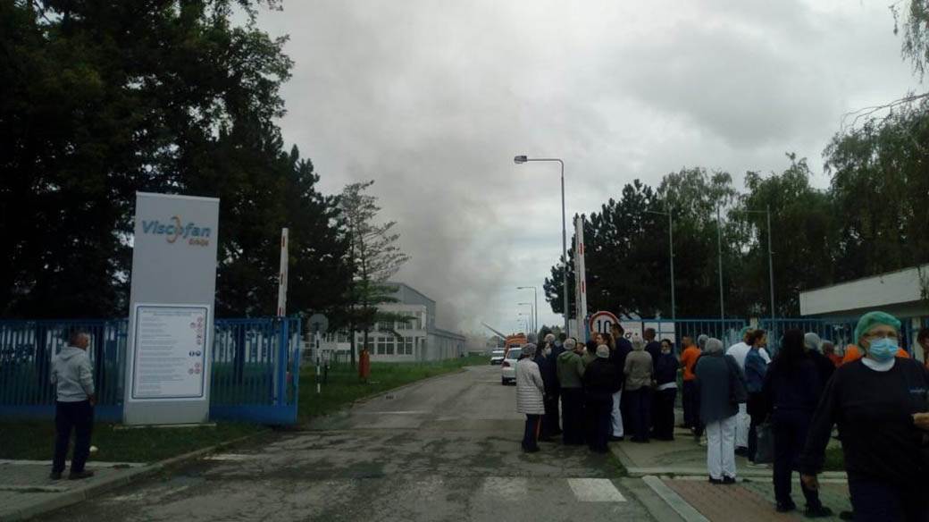  Horor u Novom Sadu: Ima mrtvih u požaru u fabrici (VIDEO) 