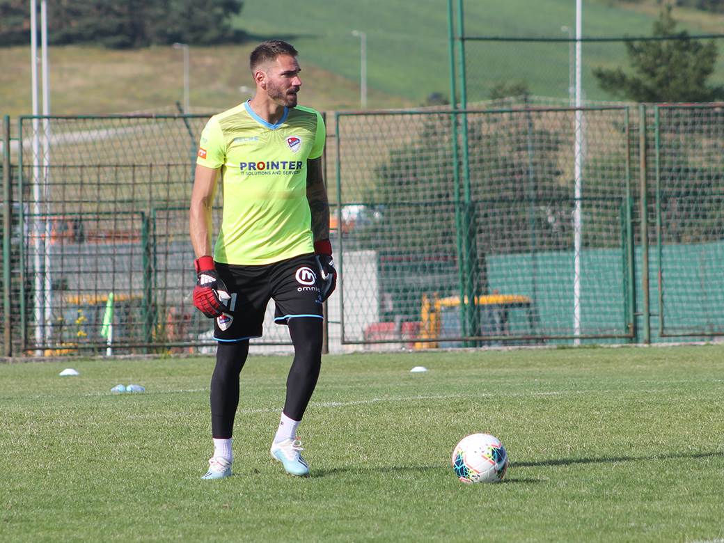 - MONDO/Bojan Jakovljević - MONDO/Bojan Jakovljević