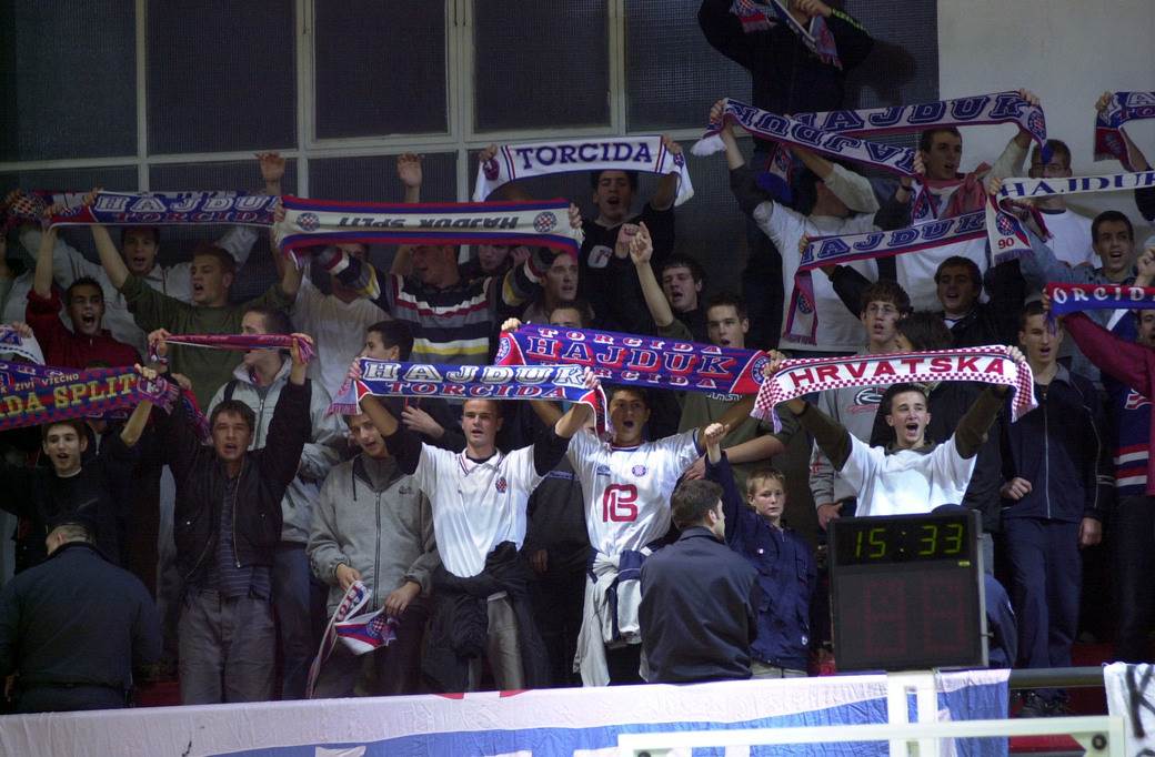  Torcida - poruka za Hajduk 12 panjeva ispred Poljuda 