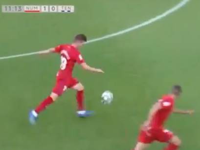  Ludilo-u-Segundi-Segunda-Deportivo-Fuenlabrada-Numansija-gol-Igor-Zlatanovic-sa-polovine-terena 