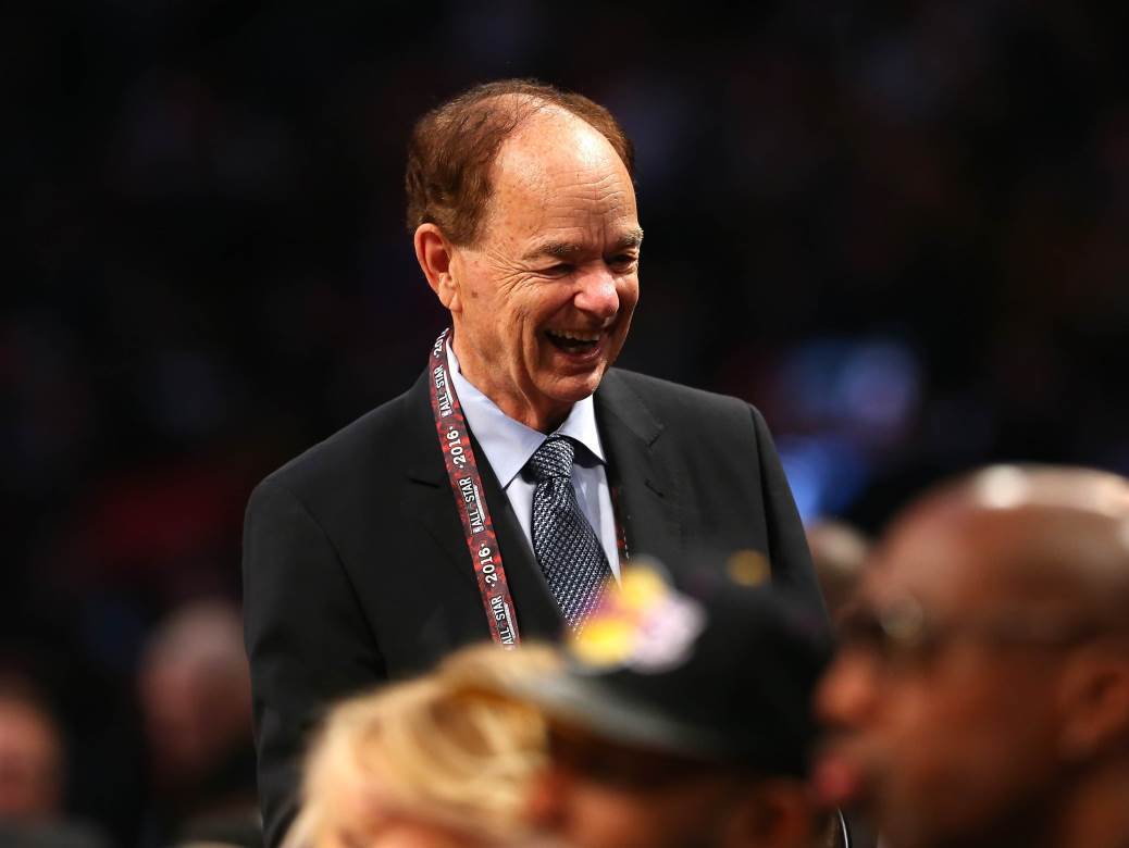  Glen Tejlor prodaje Minesota Timbervulvse 