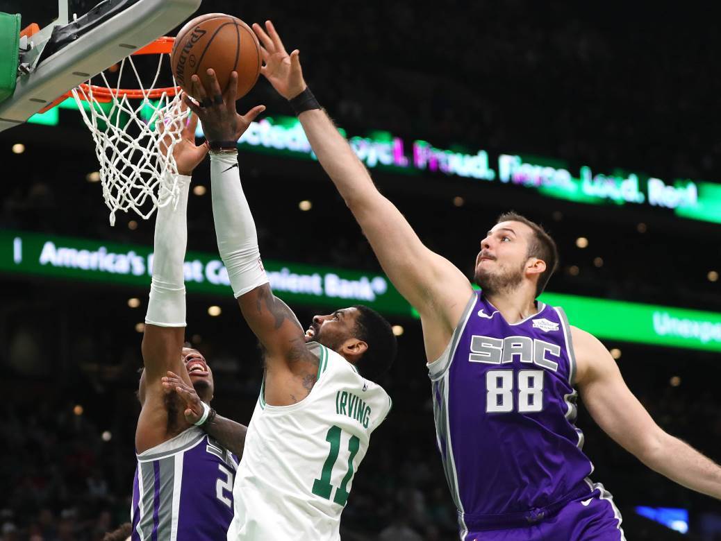  Nemanja-Bjelica-igra-centra-u-Kingsima-Sakramento-izazvao-Belog-na-poziciji-pet 