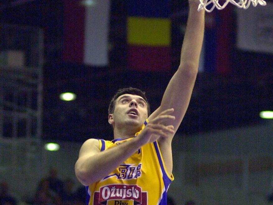  Samir Lerić bivši košarkaš nosi gajbice 