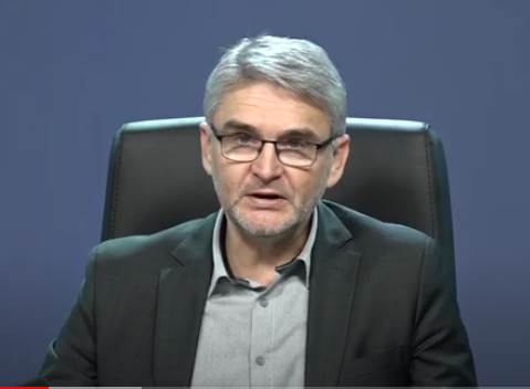  Izgubio bitku sa koronom: Sahranjen federalni ministar Salko Bukvarević 