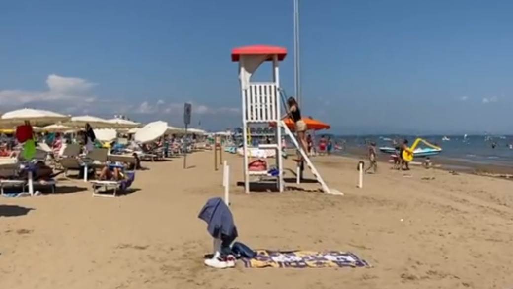 Opušteno: Italijani batalili maske, navalili na plaže i kafiće (VIDEO) 