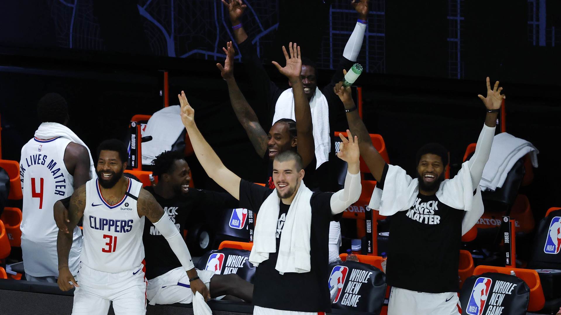  NBA-rekord-u-trojkama-Klipersi-ubacili-25-suteva-za-tri-poena-VIDEO 