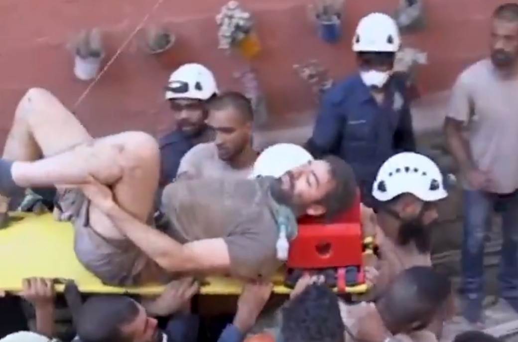  Bejrut: Oduševljenje poslije spasavanja čovjeka zatrpanog 16 sati (VIDEO) 