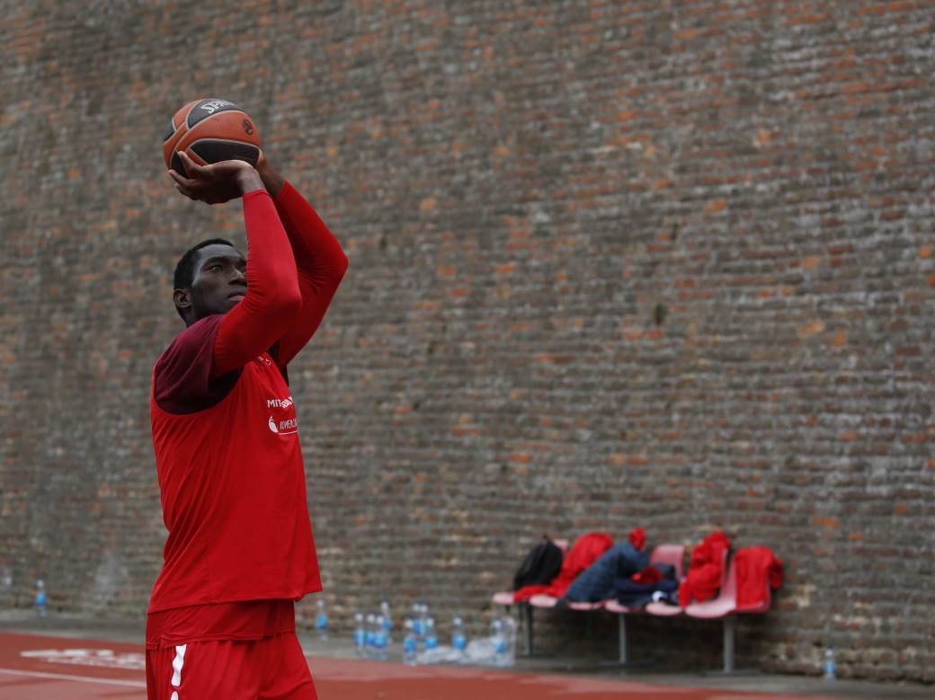  U sredu primljen u BOLNICU, u petak umro na treningu: Nova saznanja o smrti Majkla Odža! 