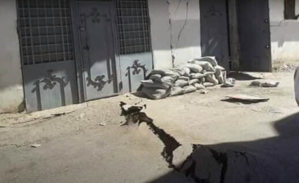  Snažan zemljotres pogodio Alžir: Stradali domovi, oštećeni putevi  (VIDEO) 
