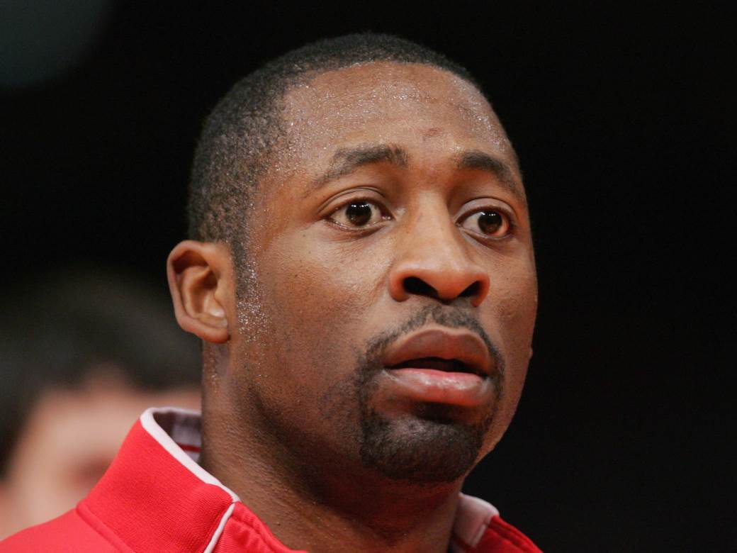  Bivsi-kosarkas-Cikago-Bulsa-Edrijan-Grifin-tukao-trudnu-suprugu-kandidat-za-trenera-Cikaga 