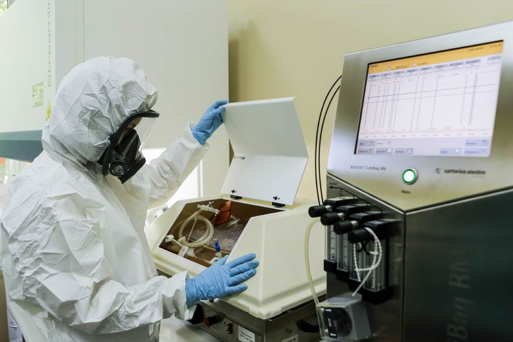  Srpski naučnik sa Kembridža napravio novi korona test: Pouzdaniji je od PCR-a, brži i detektuje nove sojeve 