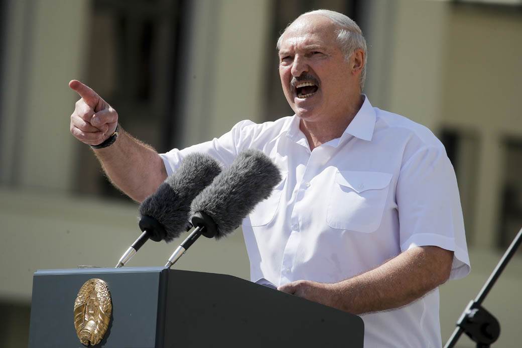  Lukašenko "diže" vojsku: Spremite se da skršite uvezenu revoluciju 
