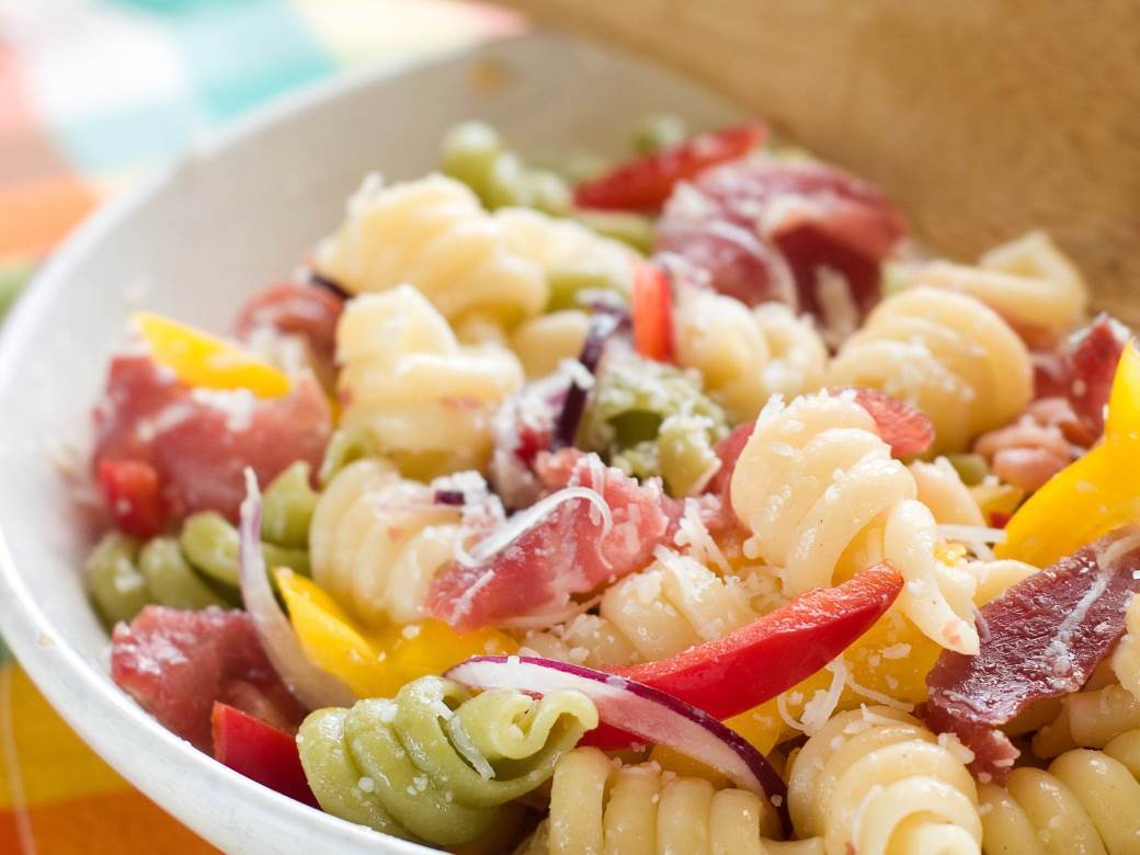  Brzi ručak ili večera: Šarena salata sa tjesteninom 