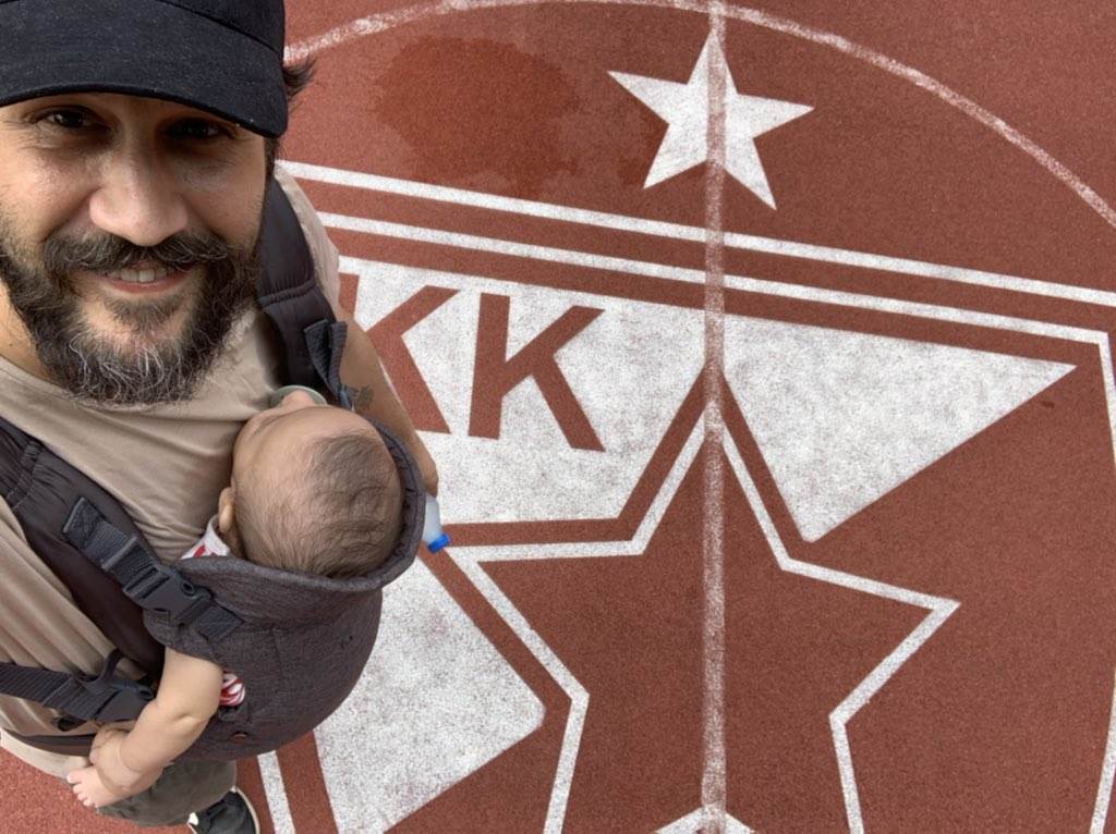  Tako se voli Zvezda! Kapičić odveo sina na košarkaški teren gde je njegov otac počeo da igra košarku 