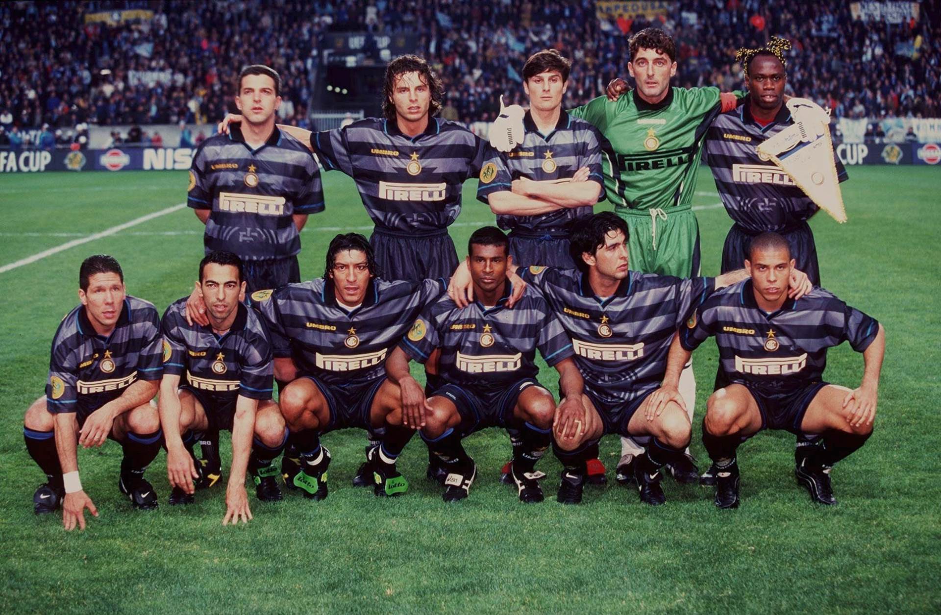  Inter treći dres sezona 2020 21 retro evropski trofej 1998 