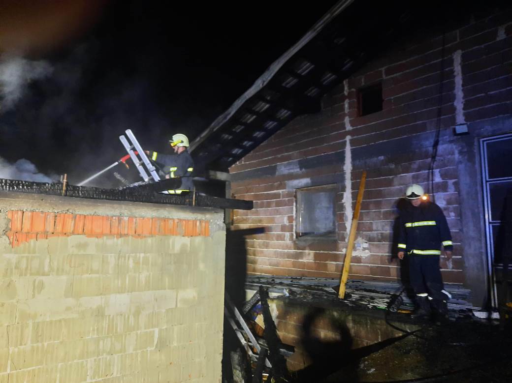  Požar u Milićima, zapalila se hala firme "Jašić komerc" 