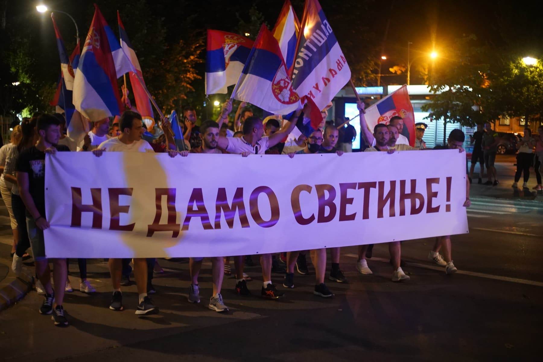  Slavlje i litija na banjalučkim ulicama zbog izbora u Crnoj Gori (FOTO, VIDEO) 