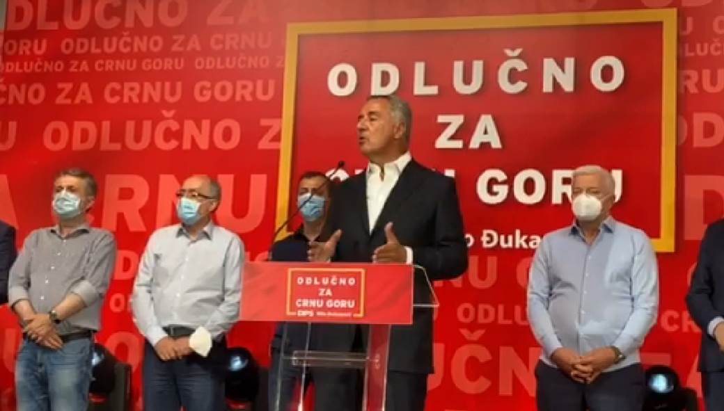  Milo Đukanović ne priznaje poraz: Sa koalicionim partnerima imamo 40 mandata, ali borba još traje! (VIDEO) 