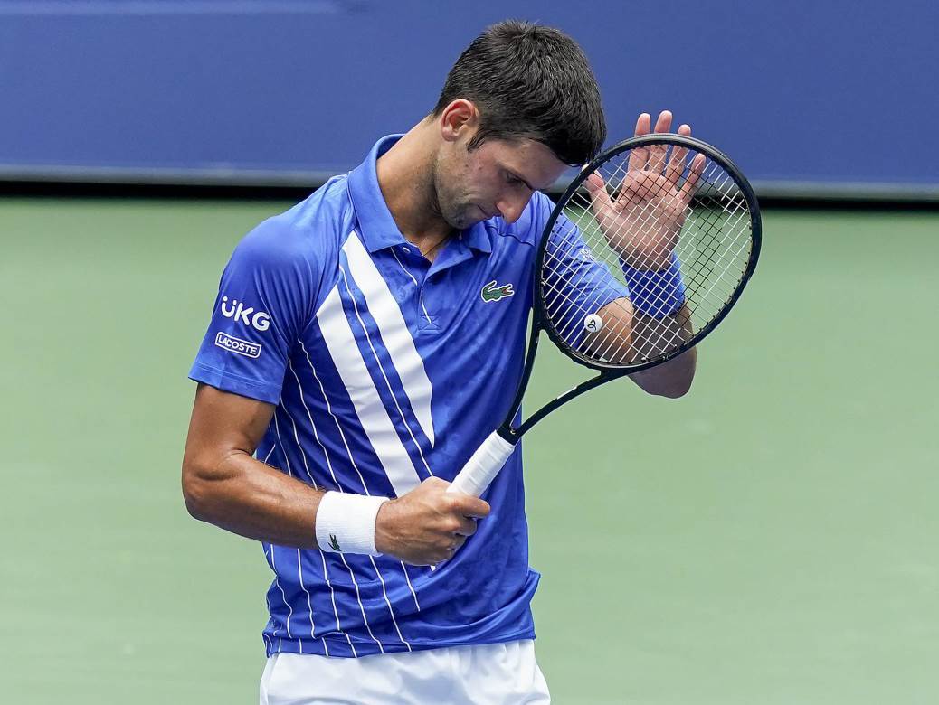  Novak-Djokovic-diskvalifikovan-US-open-izjava-Njujork-gren-slem-pogodio-sudiju-lopticom-najnovije 