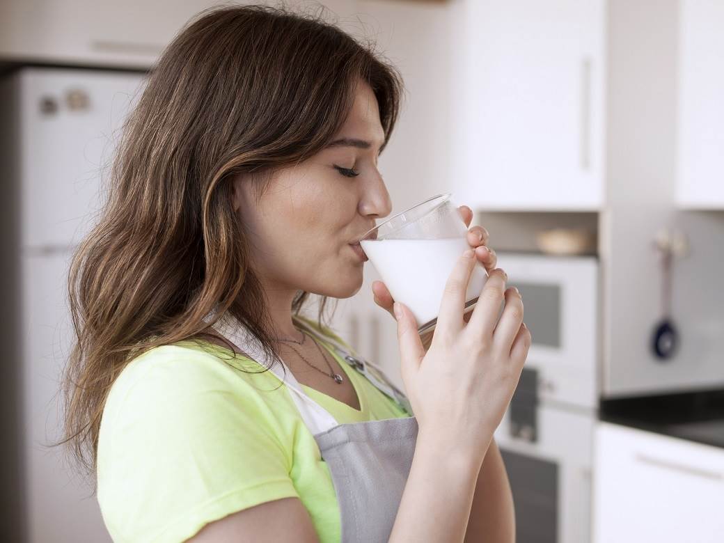  Prepoznajte simptome koji pokazuju da unosite previše mleka 